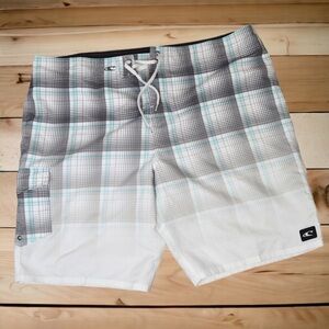 Men’s O’Neill Board Shorts, Plaid Fade - Size 44,‎ Style SP8106027